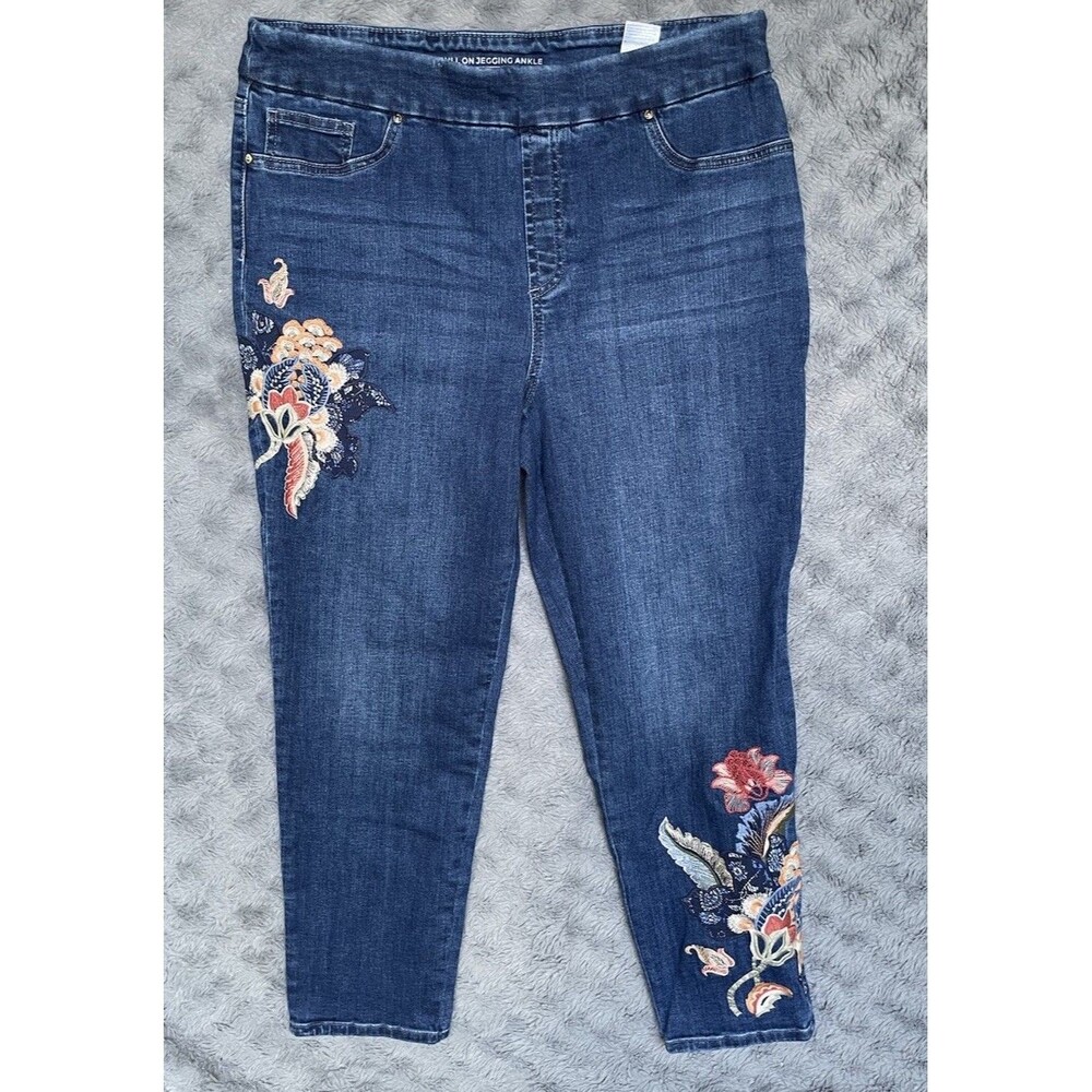 Chico’s 2.5 Pull On Jegging Ankle Jean Floral Embroidery Stretch Denim Sz 14R - Picture 4 of 16